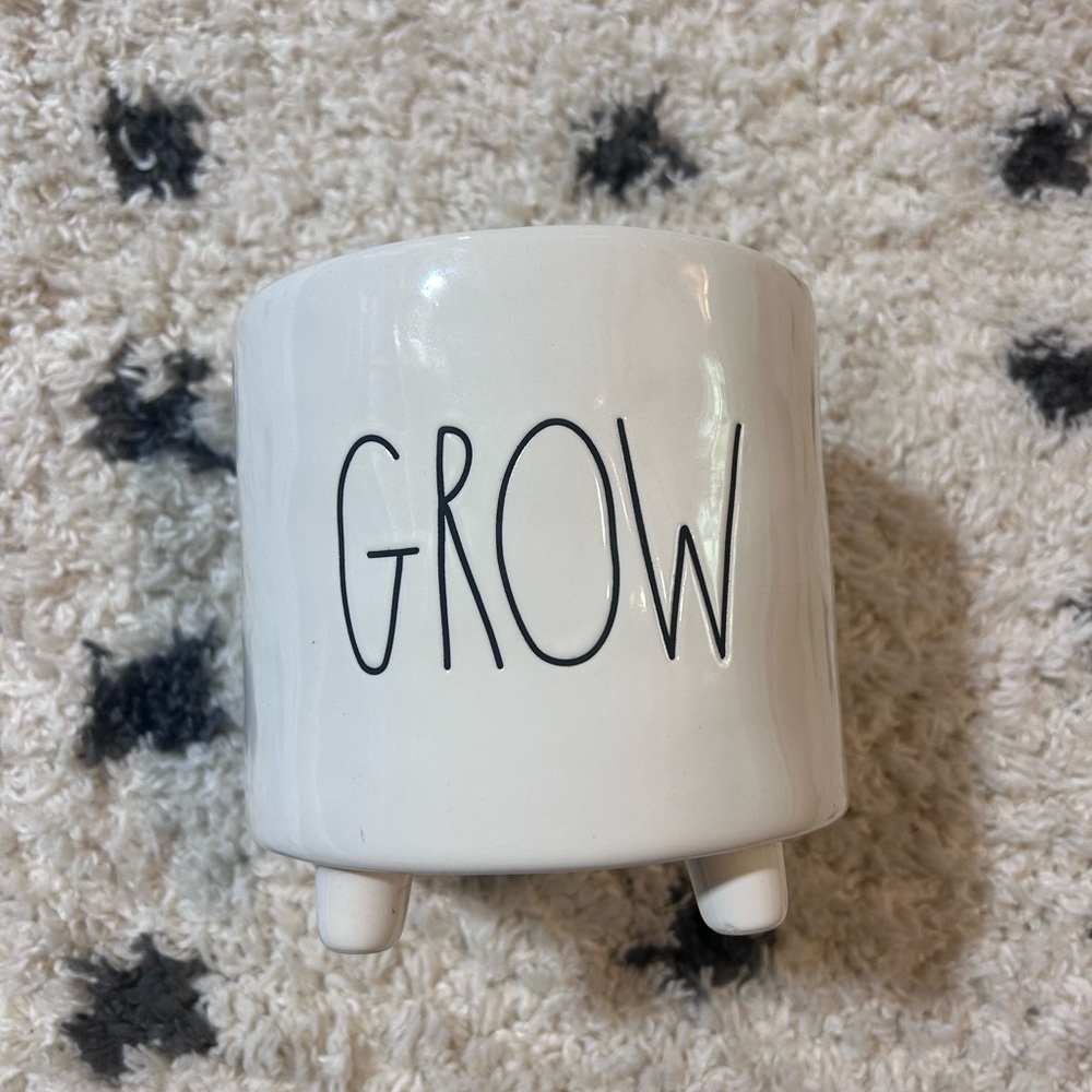 Rae Dunn White Ceramic Planter with 'GROW' Text